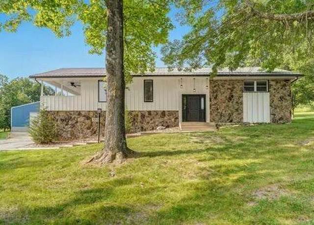 Property at 320 W Hubble Dr, Marshfield, MO 65706, 3 beds, 2 baths
