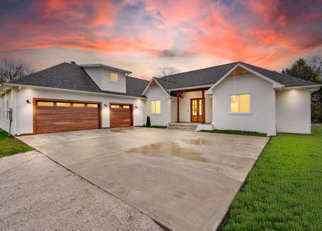 Property at 3526 W Fratelli Ln, Springfield, MO 65803, 4 beds, 3.5 baths