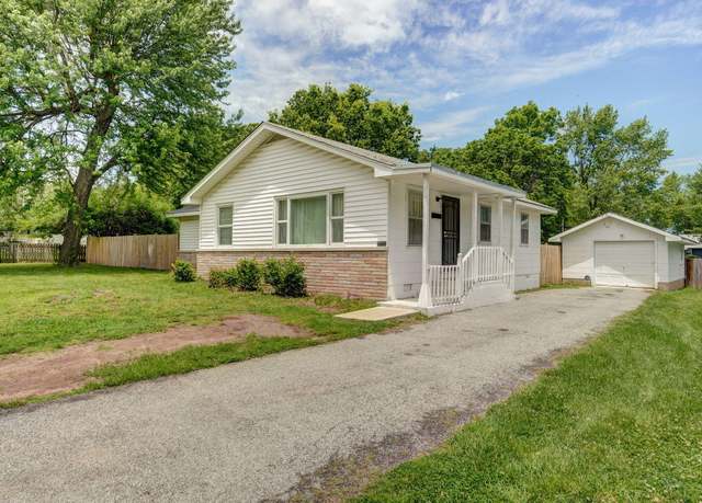 Property at 2021 W Olive St, Springfield, MO 65802, 4 beds, 2 baths