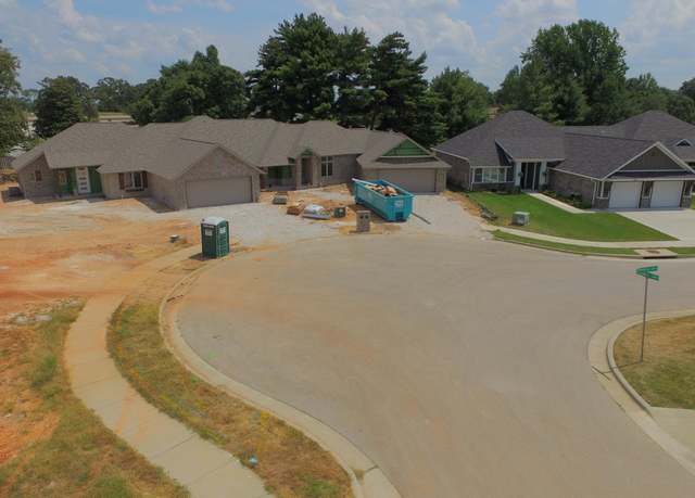 Property at 4332 S Vining Ave, Springfield, MO 65804, 3 beds, 2 baths