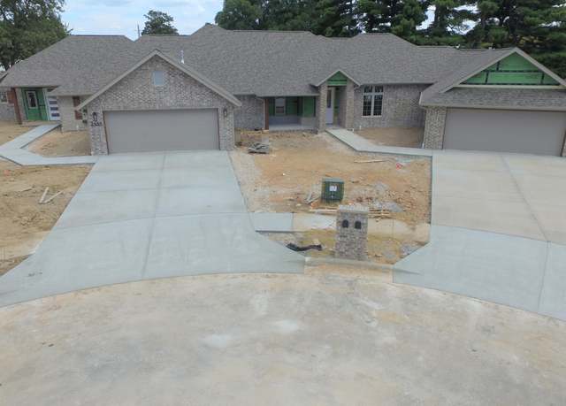 Property at 4332 S Vining Ave, Springfield, MO 65804, 3 beds, 2 baths