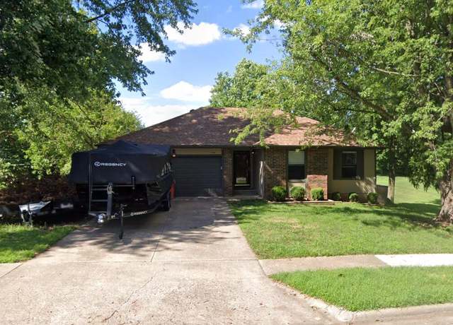 Property at 1159 W Grayrock Dr, Springfield, MO 65810, 3 beds, 2 baths