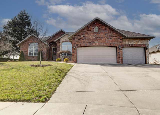 Property at 3074 W Cantebury St, Springfield, MO 65810, 4 beds, 2 baths