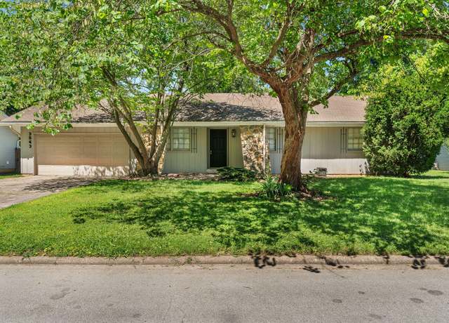 Property at 3543 S Nettleton Ave, Springfield, MO 65807, 3 beds, 2 baths