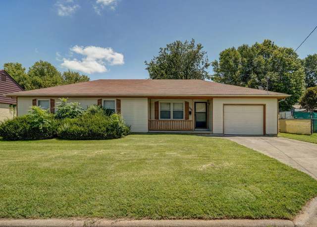 Property at 2060 N Marion Ave, Springfield, MO 65803, 3 beds, 1.5 baths
