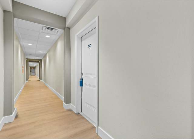 Property at 623 W Walnut St #303, Springfield, MO 65806, 2 beds, 2 baths
