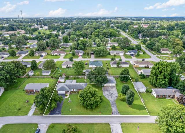 Property at 104 E Meadowbrook Ave, Clever, MO 65631, 3 beds, 2 baths