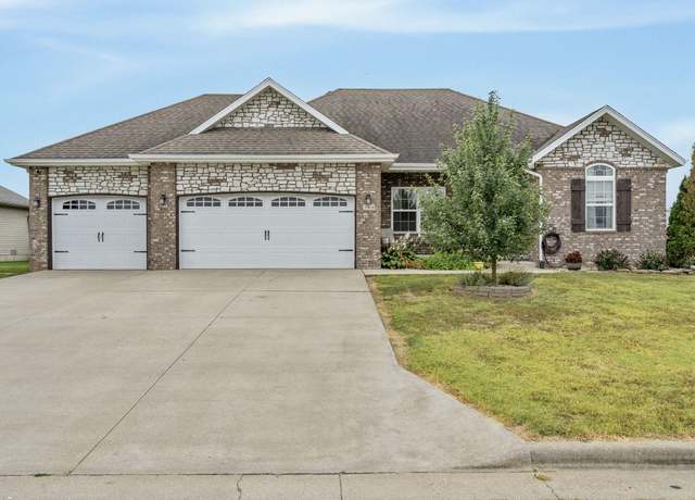 Property at 304 E Teakwood St, Clever, MO 65631, 3 beds, 2 baths