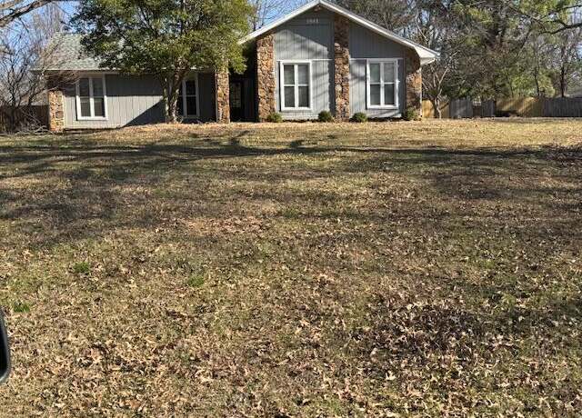 Property at 1545 E Carleton St, Springfield, MO 65804, 3 beds, 2 baths