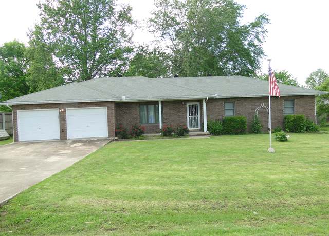 Property at 1803 Palmer St, West Plains, MO 65775, 3 beds, 2 baths