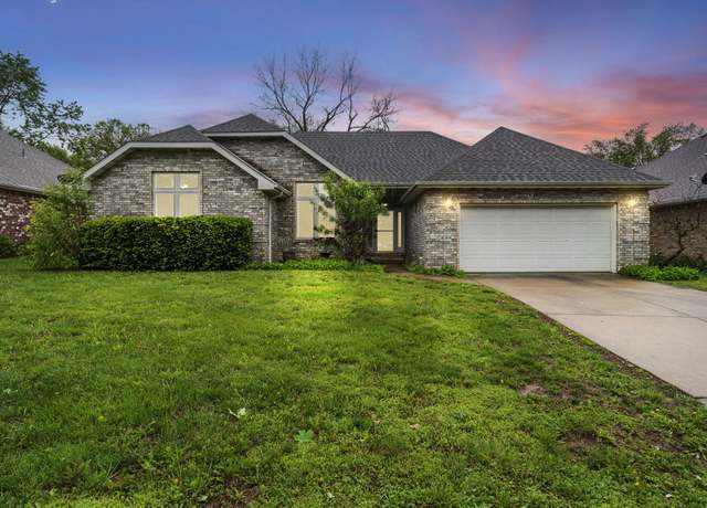 Property at 2460 W Allen Dr, Springfield, MO 65810, 3 beds, 2 baths