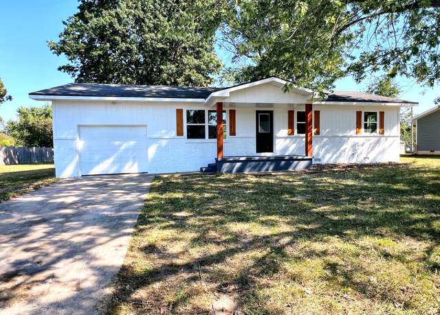 Property at 721 Howell Dr, Purdy, MO 65734, 3 beds, 2 baths