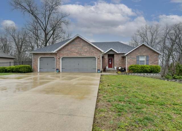 Property at 215 Southview Dr, Branson, MO 65616, 5 beds, 3 baths