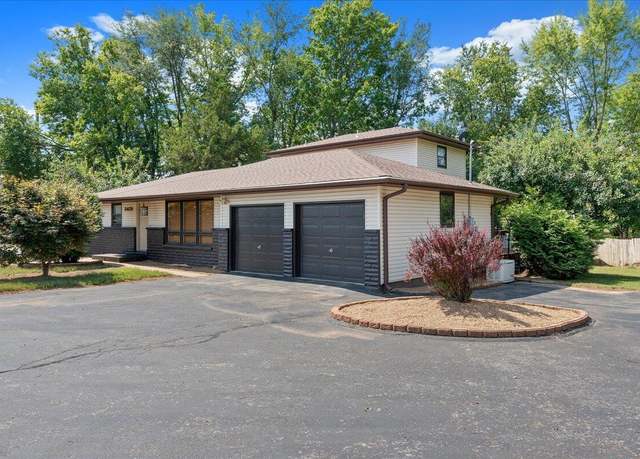 Property at 5409 S Farm Road 163, Springfield, MO 65810, 5 beds, 2 baths