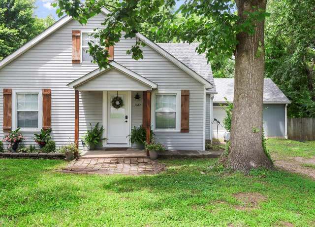 Property at 1067 W 3rd St, West Plains, MO 65775, 3 beds, 2 baths