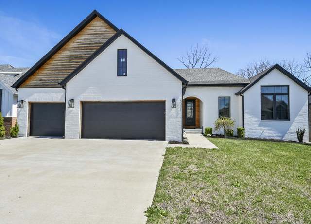 Property at 6038 S Maryland Ave, Springfield, MO 65810, 5 beds, 3.5 baths