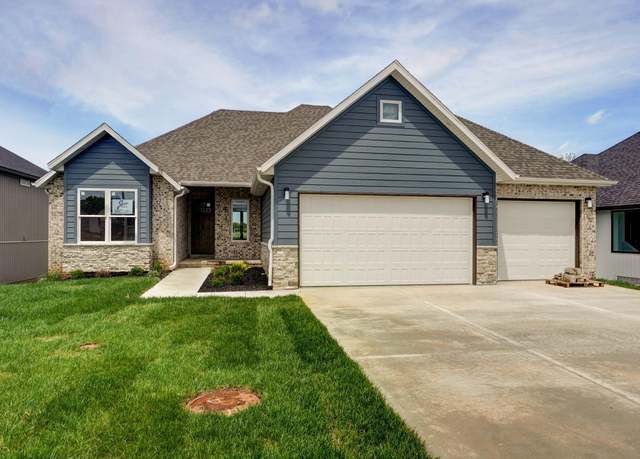 Property at 2913 W Edward St, Springfield, MO 65810, 5 beds, 3 baths