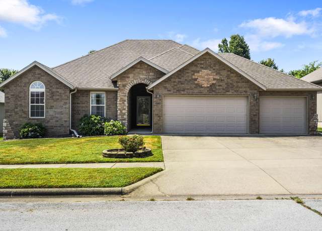 Property at 1126 N Gretchen St, Nixa, MO 65714, 3 beds, 2 baths