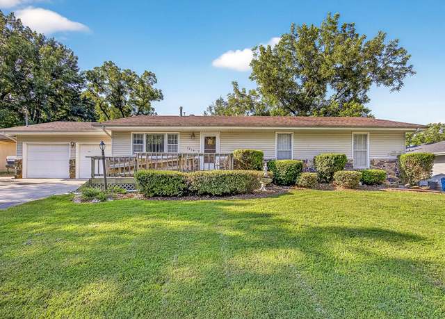 Property at 3214 E Independence St, Springfield, MO 65804, 3 beds, 2 baths