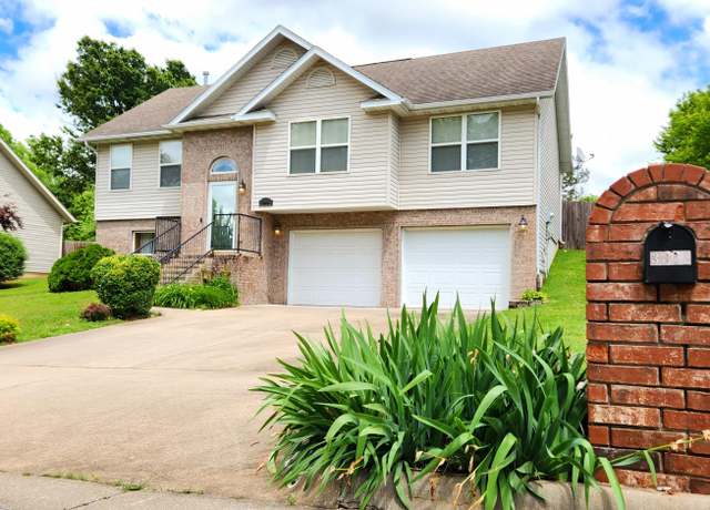 Property at 3342 S Valley View Dr, Springfield, MO 65807, 4 beds, 3 baths