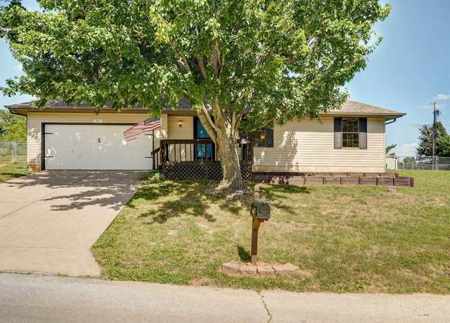 Property at 904 N 41st St, Nixa, MO 65714, 3 beds, 2 baths