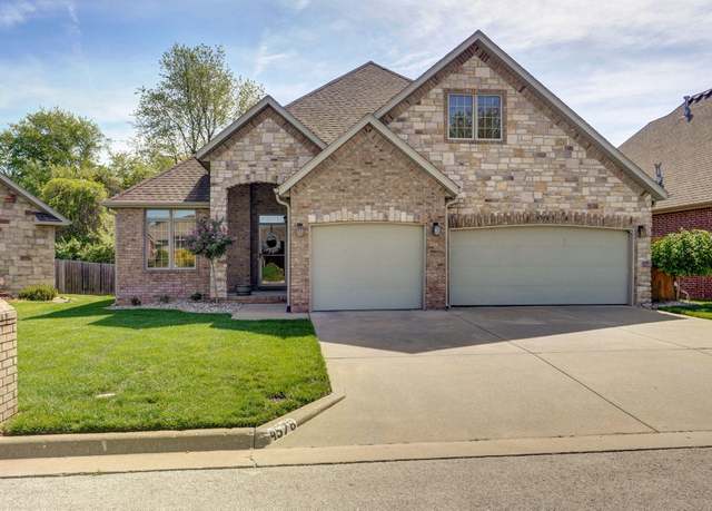 Property at 4576 S Stoney Ct, Springfield, MO 65810, 4 beds, 3 baths