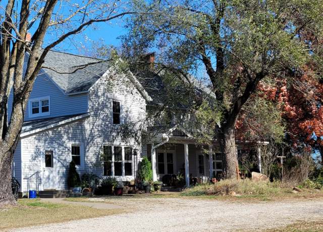 Property at 2332 State Hwy E E, Halfway, MO 65663, 4 beds, 3.5 baths