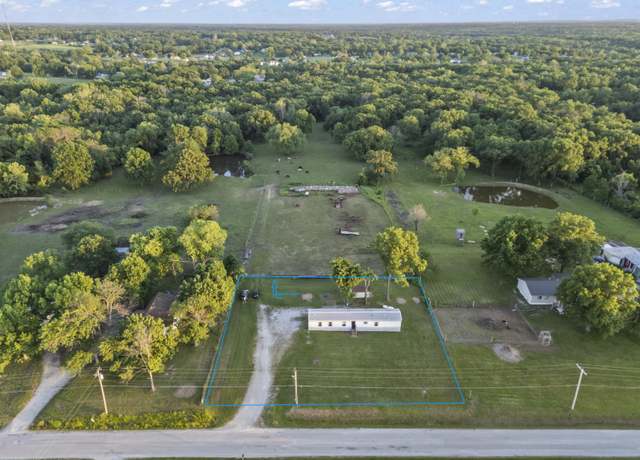 Property at 13646 E Mission Rd, Nevada, MO 64772, 3 beds, 2 baths