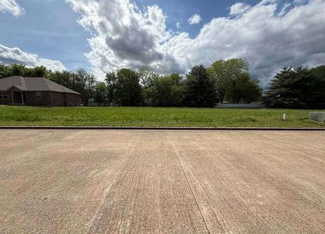 Property at Lot 126 S Hedgewood Dr, Bolivar, MO 65613