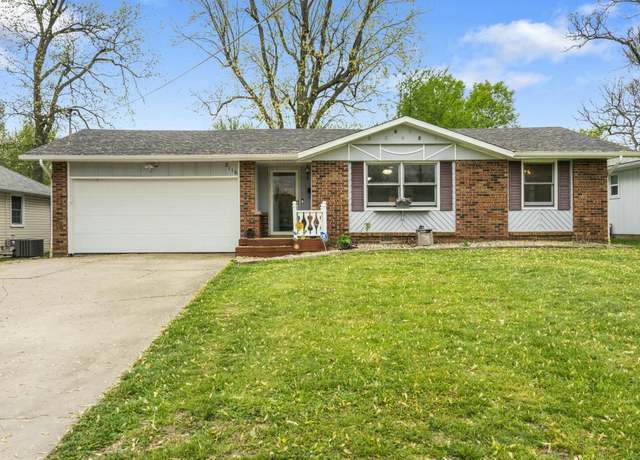 Property at 2116 E Belmont St, Springfield, MO 65802, 3 beds, 2 baths