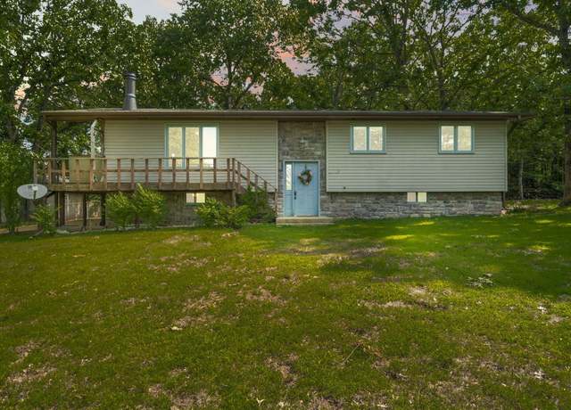 Property at 37 Ferndale Dr, Marshfield, MO 65706, 5 beds, 2.5 baths