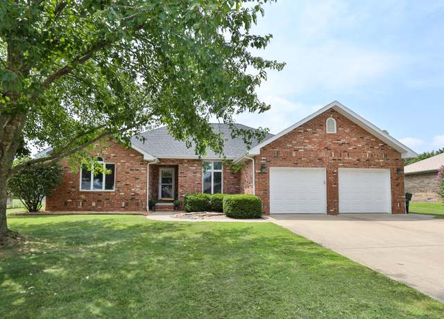 Property at 1595 S Meadow Ln, Bolivar, MO 65613, 3 beds, 2 baths