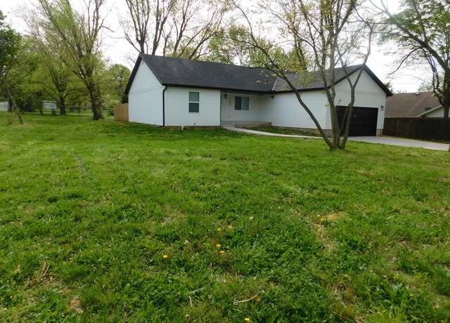 Property at 1405 4th St, Monett, MO 65708, 3 beds, 2 baths