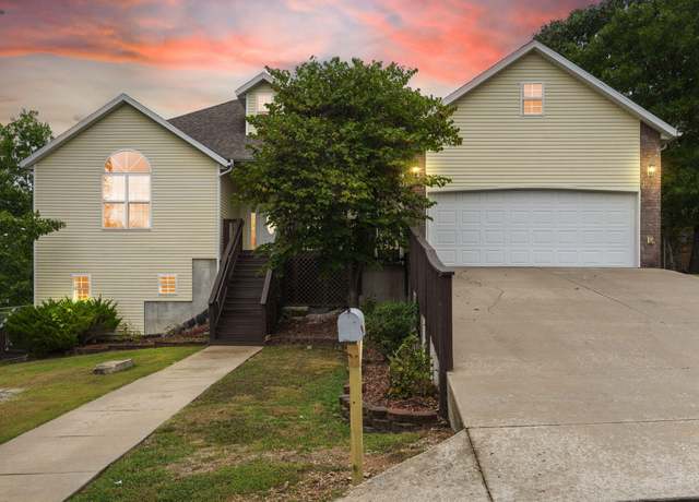 Property at 281 Dalton Dr, Branson, MO 65616, 4 beds, 3 baths