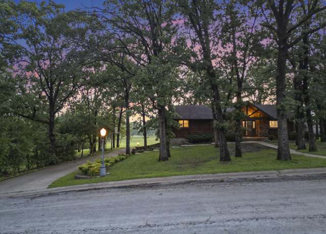 Property at 1004 White Oak, El Dorado Springs, MO 64744, 4 beds, 3 baths