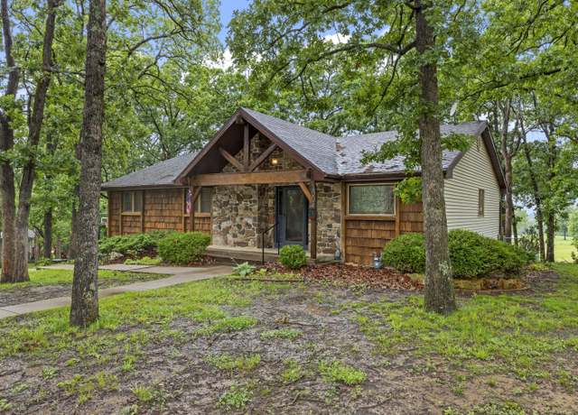 Property at 1004 White Oak, El Dorado Springs, MO 64744, 4 beds, 3 baths