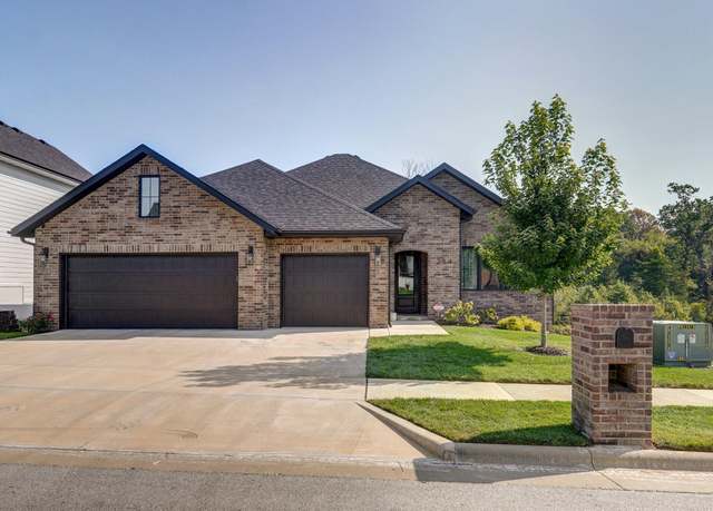 Property at 264 S Hickory Hills Blvd, Springfield, MO 65802, 4 beds, 3.5 baths