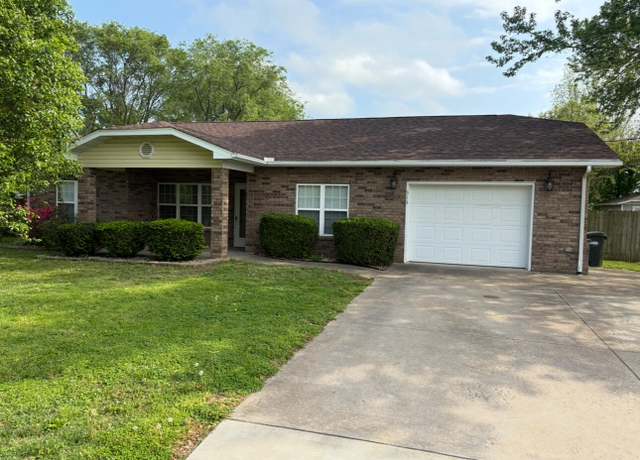 Property at 313 W Phelps Ave, Pierce, MO 65723, 3 beds, 2.5 baths