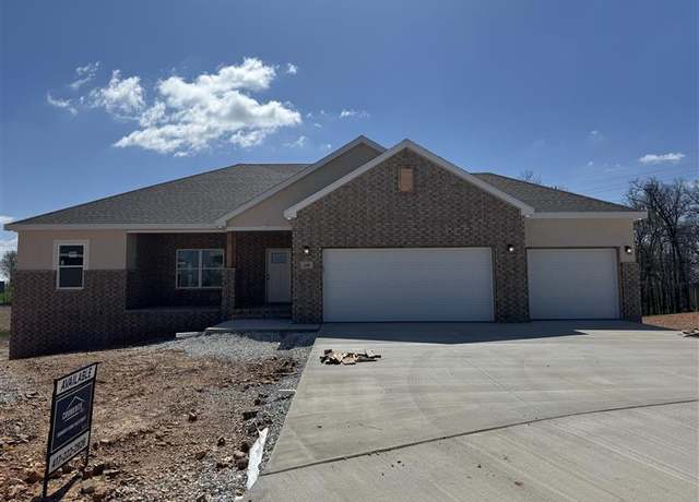Property at 608 N Baywood Dr, Nixa, MO 65714, 5 beds, 3 baths