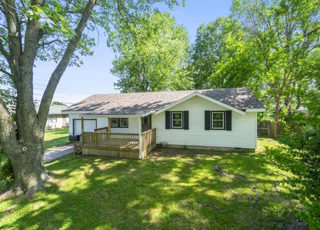 Property at 2738 W Whiteside St, Springfield, MO 65807, 3 beds, 1 bath