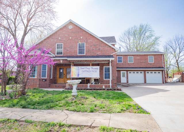 Property at 201 S Clark Ave, Bolivar, MO 65613, 4 beds, 4.5 baths