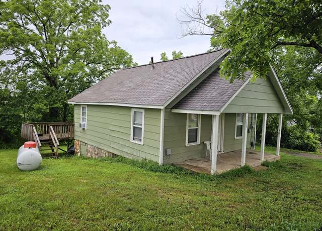 Property at 1215 Jefferson Ave, West Plains, MO 65775, 2 beds, 1 bath