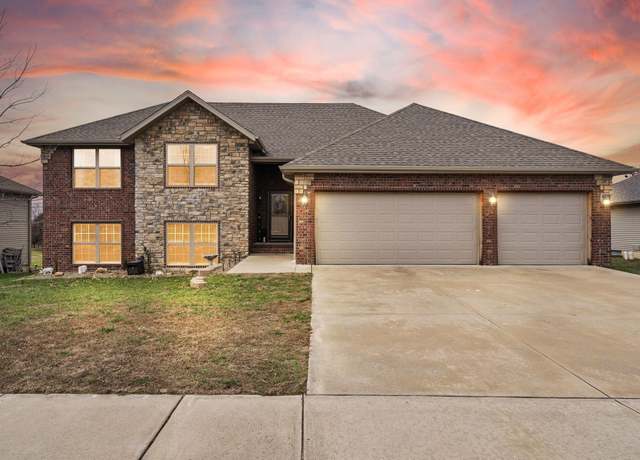 Property at 1209 N 10th Ave, Ozark, MO 65721, 5 beds, 3.5 baths