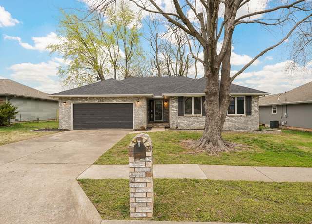 Property at 3383 Primrose St, Springfield, MO 65807, 3 beds, 2 baths