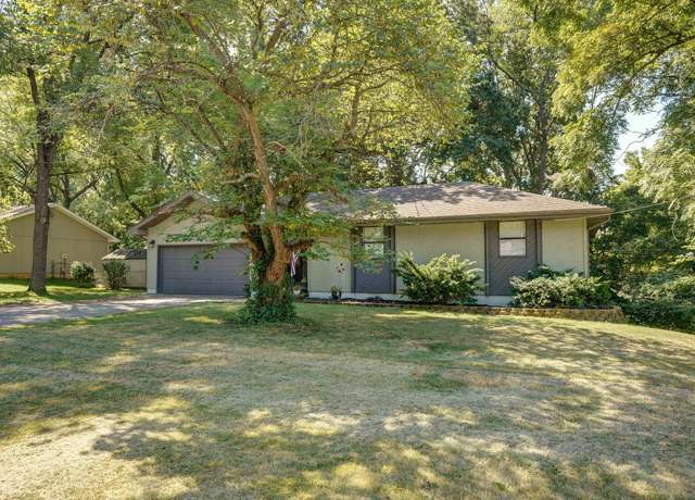 Property at 204 W Herndon Rd, Nixa, MO 65714, 3 beds, 2 baths
