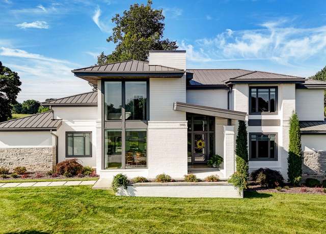 Property at 3900 E Dunrobin Dr, Springfield, MO 65809, 4 beds, 3.5 baths
