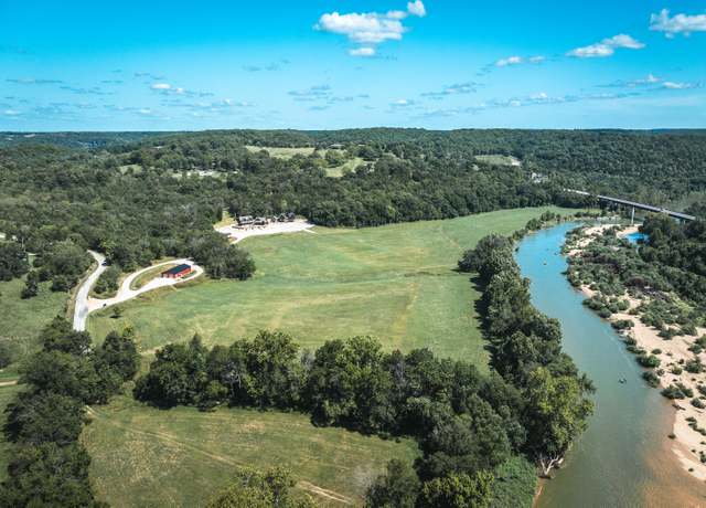 Property at 1326 Bald Eagle Dr, Galena, MO 65656, 5 beds, 5 baths