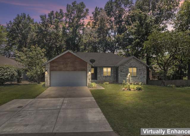 Property at 3836 W Blake Ct, Springfield, MO 65807, 4 beds, 3 baths