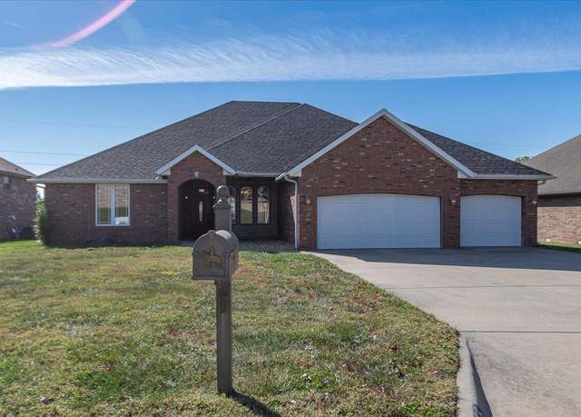Property at 5266 E Wild Horse Dr, Springfield, MO 65802, 4 beds, 3 baths