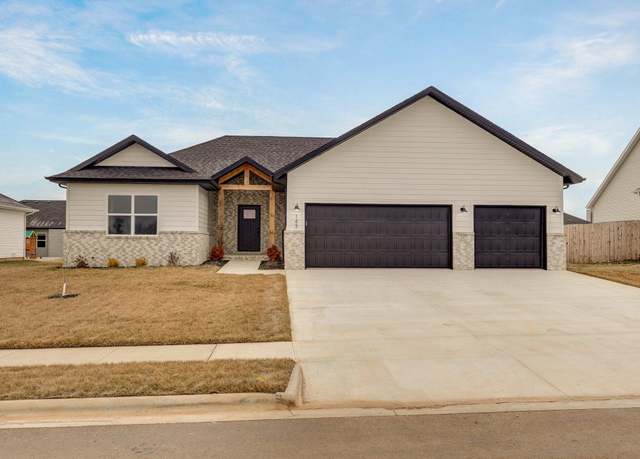 Property at 143 E Cowling St, Republic, MO 65738, 4 beds, 2 baths